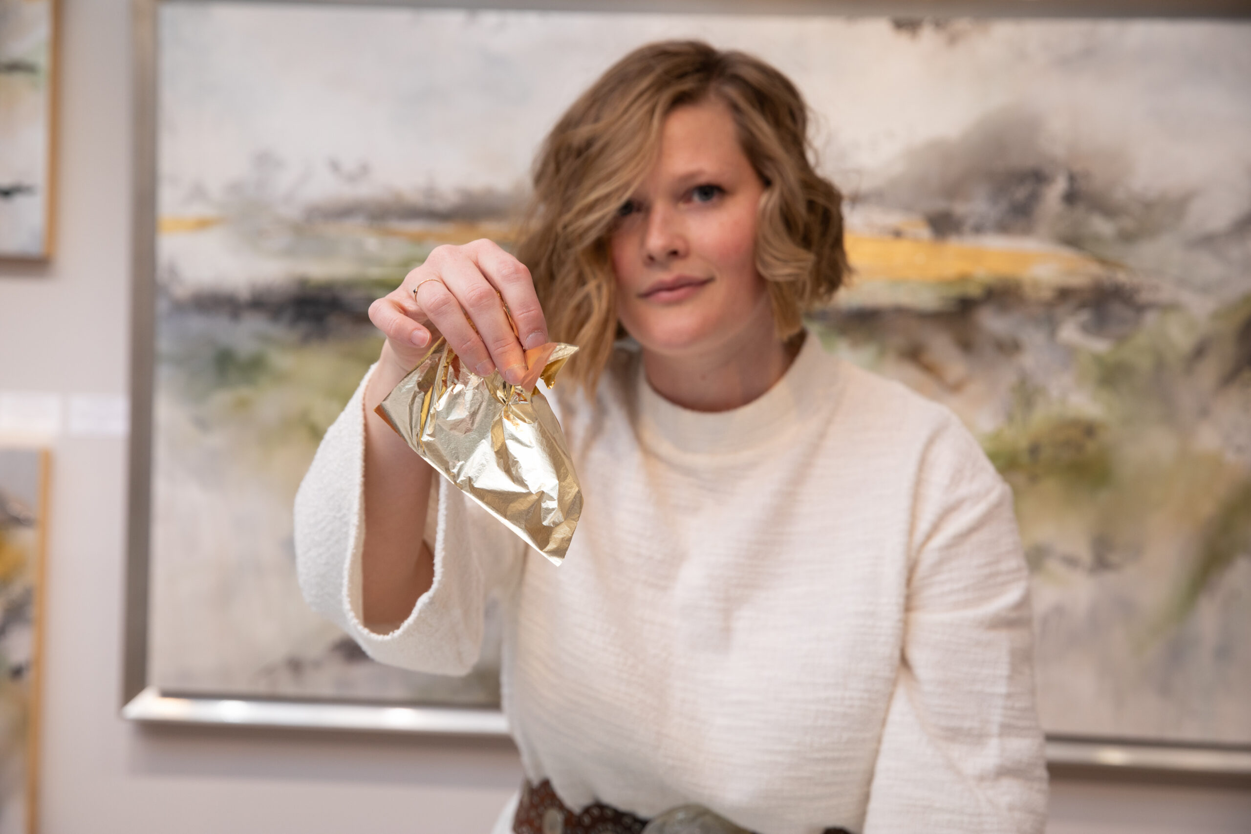 artist leah rei shows gold leaf